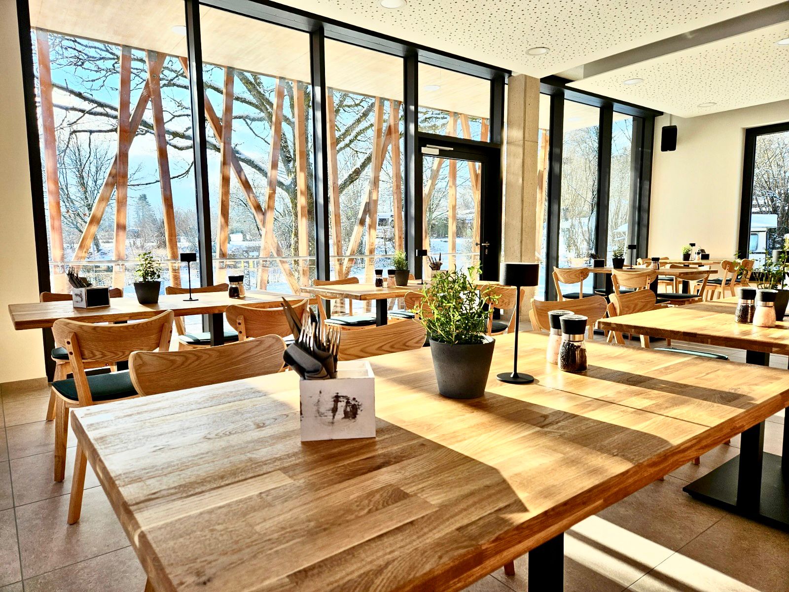 You are currently viewing Neues Hauptgebäude & Restaurant “Zaunkönig” eröffnet !